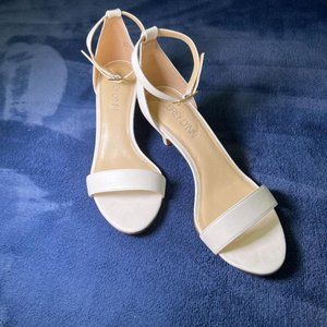 Aubry Lynn white heels with ankle strap size 9